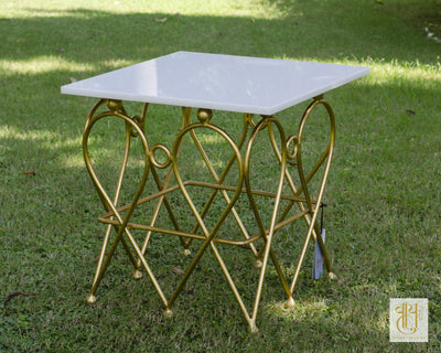 INTRICATE GOLDEN CROWN SQUARE TABLE Table Vayu 